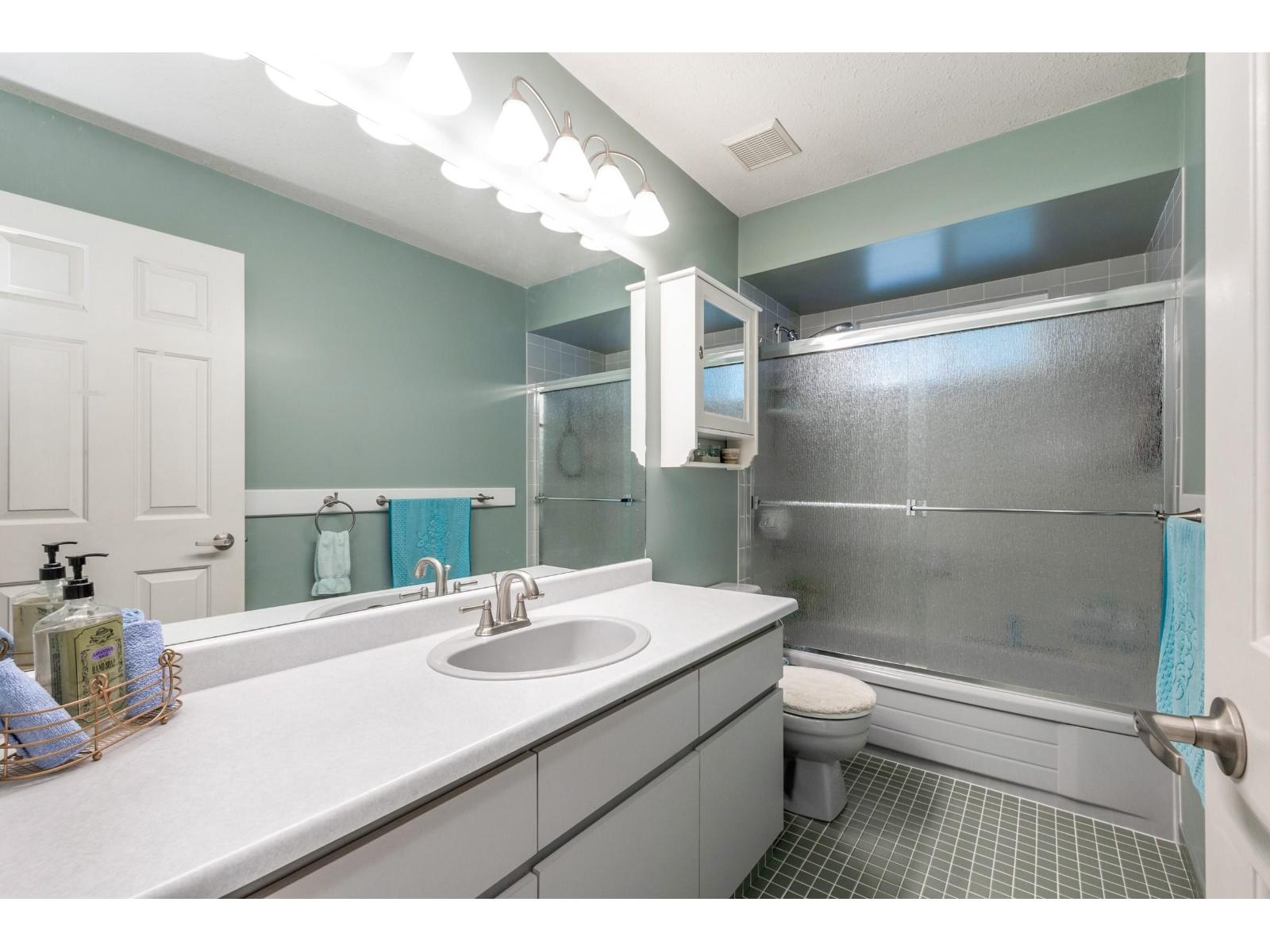 13251 82b Avenue, Surrey, British Columbia  V3W 0P9 - Photo 16 - R3141494