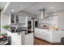 1152 Sunset Drive Unit# 1601, Kelowna, BC V1Y 9R7