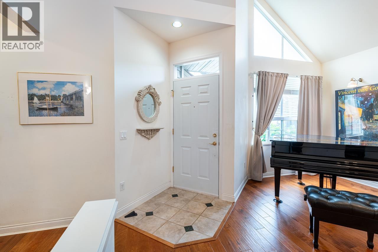 113 1465 Parkway Boulevard, Coquitlam, British Columbia  V3E 3E6 - Photo 4 - R3141544