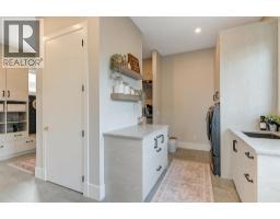 1612 Vincent Place, Kelowna, British Columbia  V1W 5N9 - Photo 32 - 10391491