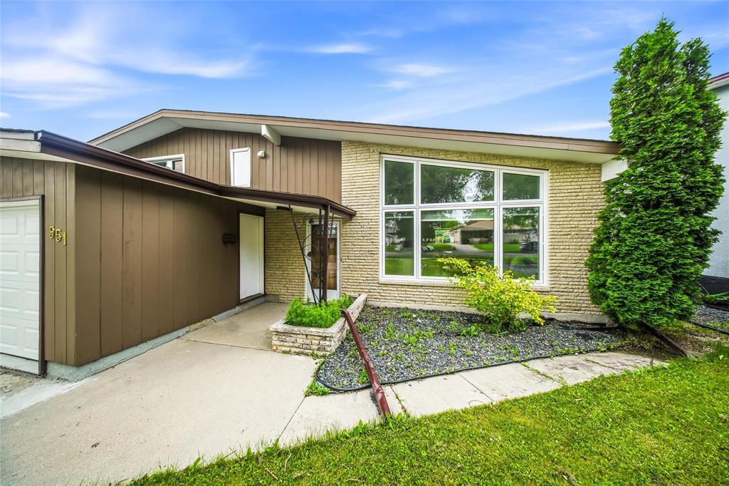 951 Airlies Street, Winnipeg, Manitoba  R2V 3A1 - Photo 37 - 202614736