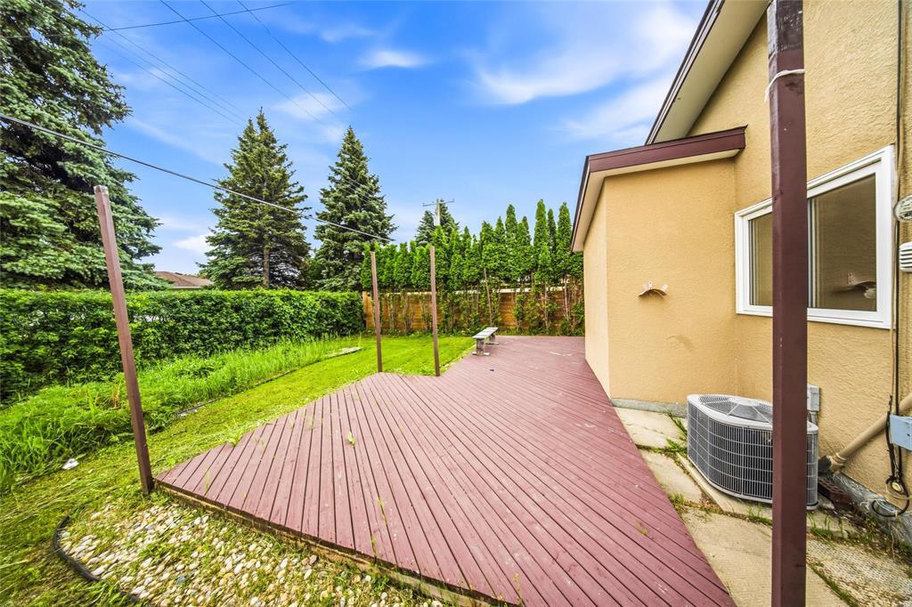 951 Airlies Street, Winnipeg, Manitoba  R2V 3A1 - Photo 5 - 202614736