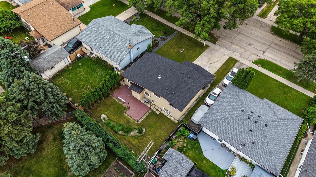 951 Airlies Street, Winnipeg, Manitoba  R2V 3A1 - Photo 8 - 202614736