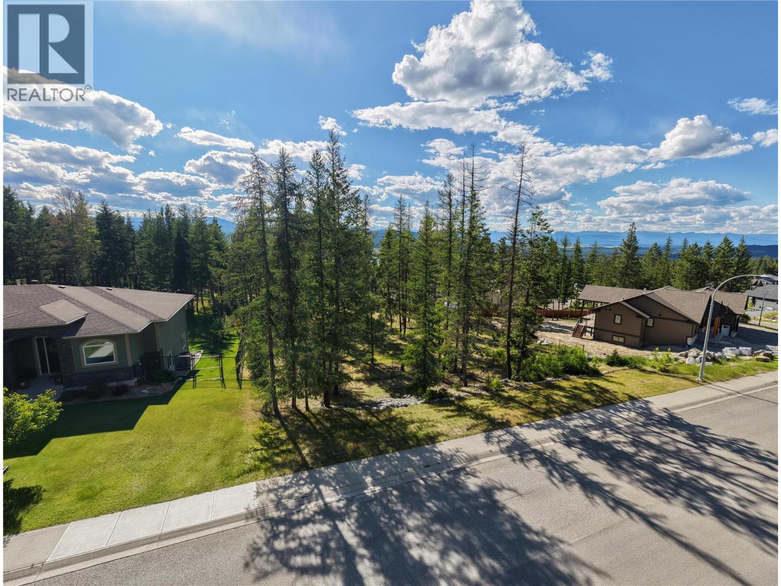 1613 Mount Royal Peak, Cranbrook, British Columbia V1C 0C4 - Photo 1 - 10393148