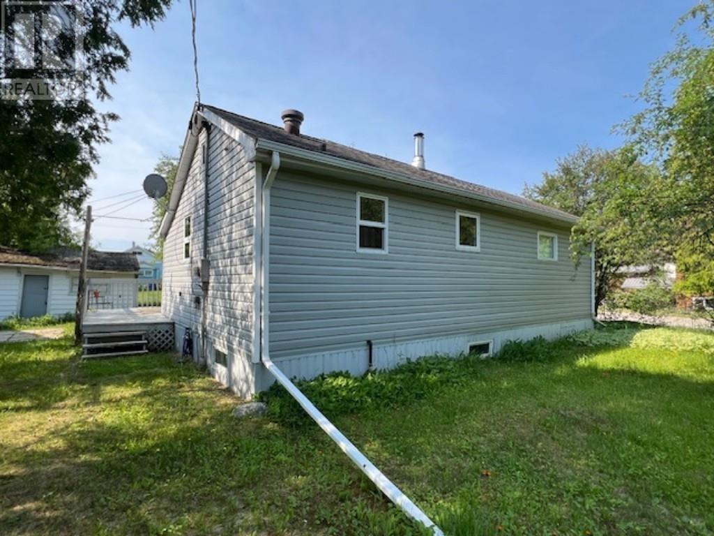 129 Prince St, Municipality Of Sioux Lookout, Ontario  P8T 1A3 - Photo 15 - TB2601751
