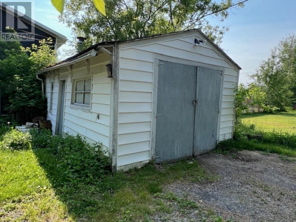 129 Prince St, Municipality Of Sioux Lookout, Ontario  P8T 1A3 - Photo 16 - TB2601751
