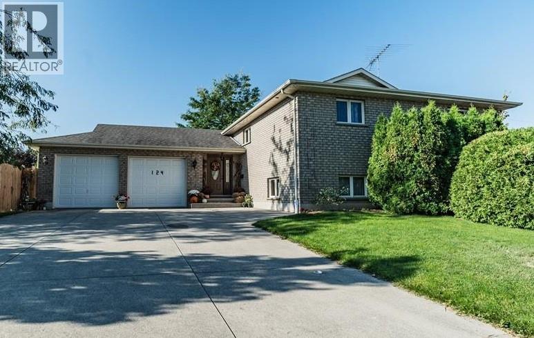 124 PADDOCK ROAD, Wallaceburg, Ontario