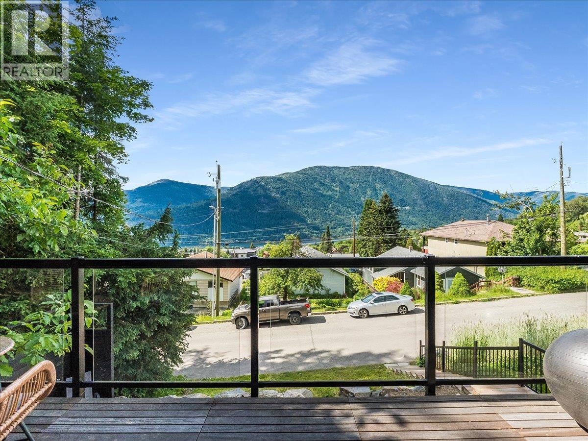 616 Richards Street Unit# A, Nelson, British Columbia  V1L 5K5 - Photo 2 - 10393145