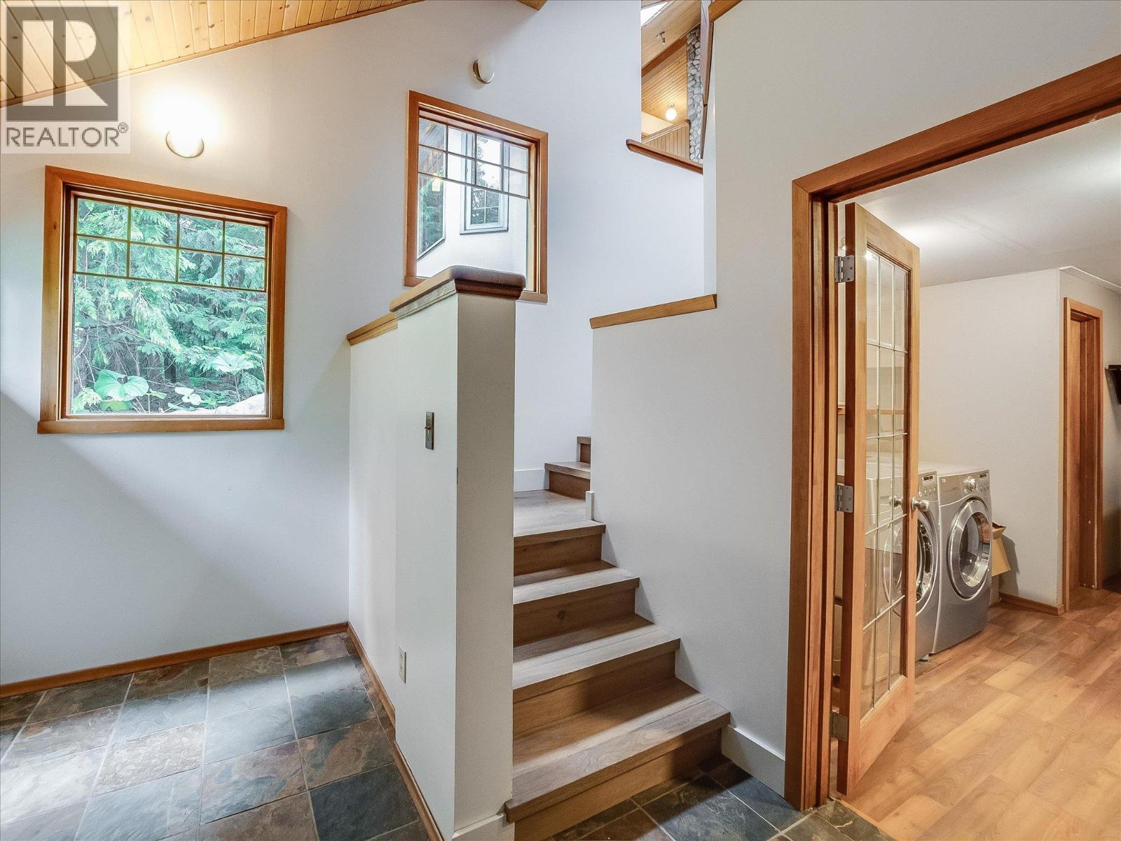 4225 3a Highway, Nelson, British Columbia  V1L 6N1 - Photo 9 - 10392966