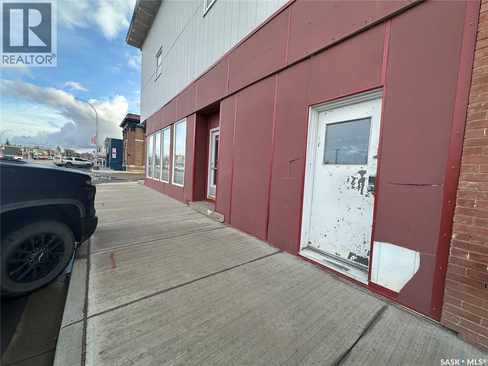 136 Center Street, Assiniboia, Saskatchewan  S0H 0B0 - Photo 26 - SK040635