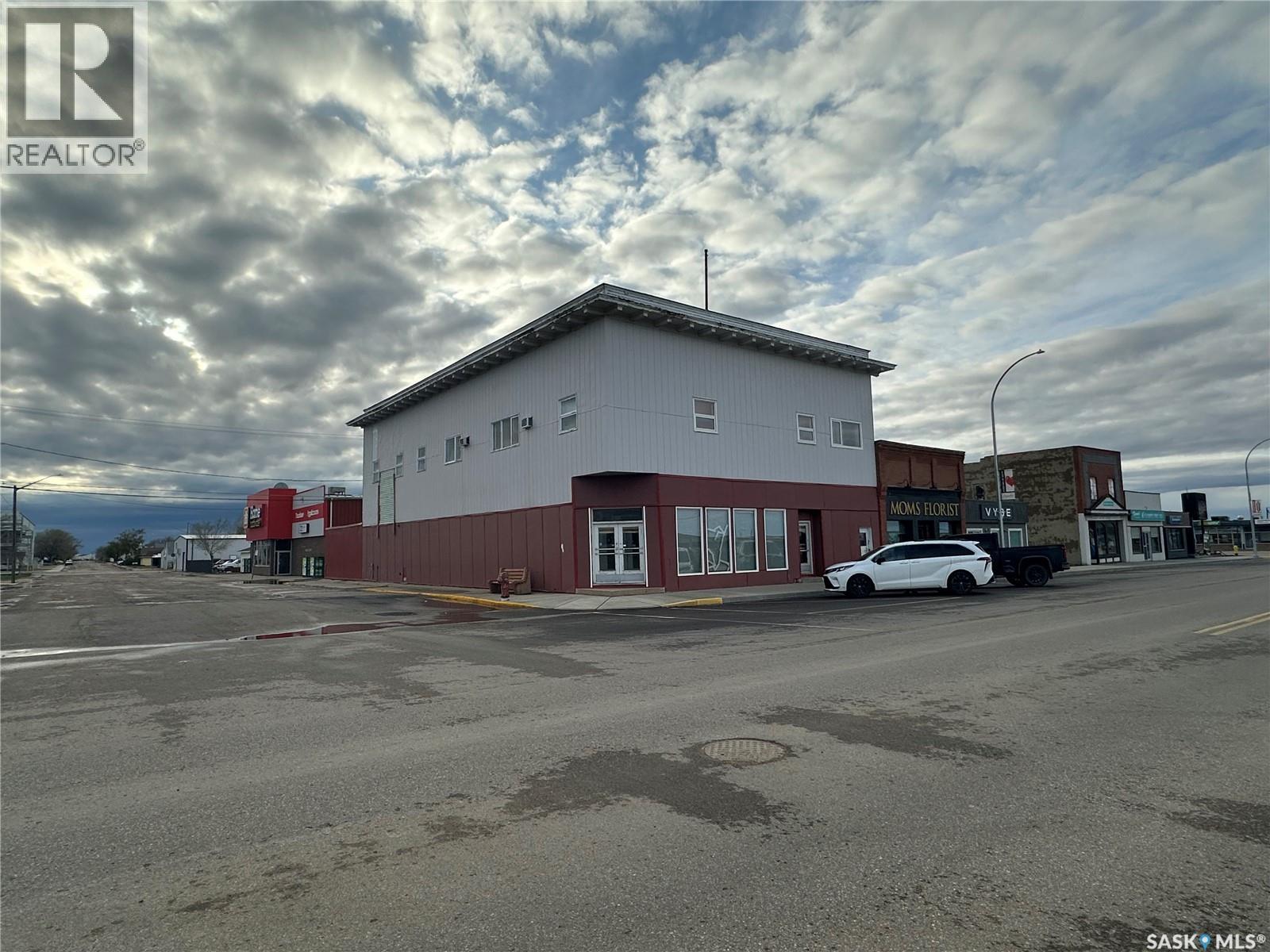 136 Center Street, Assiniboia, Saskatchewan  S0H 0B0 - Photo 30 - SK040635