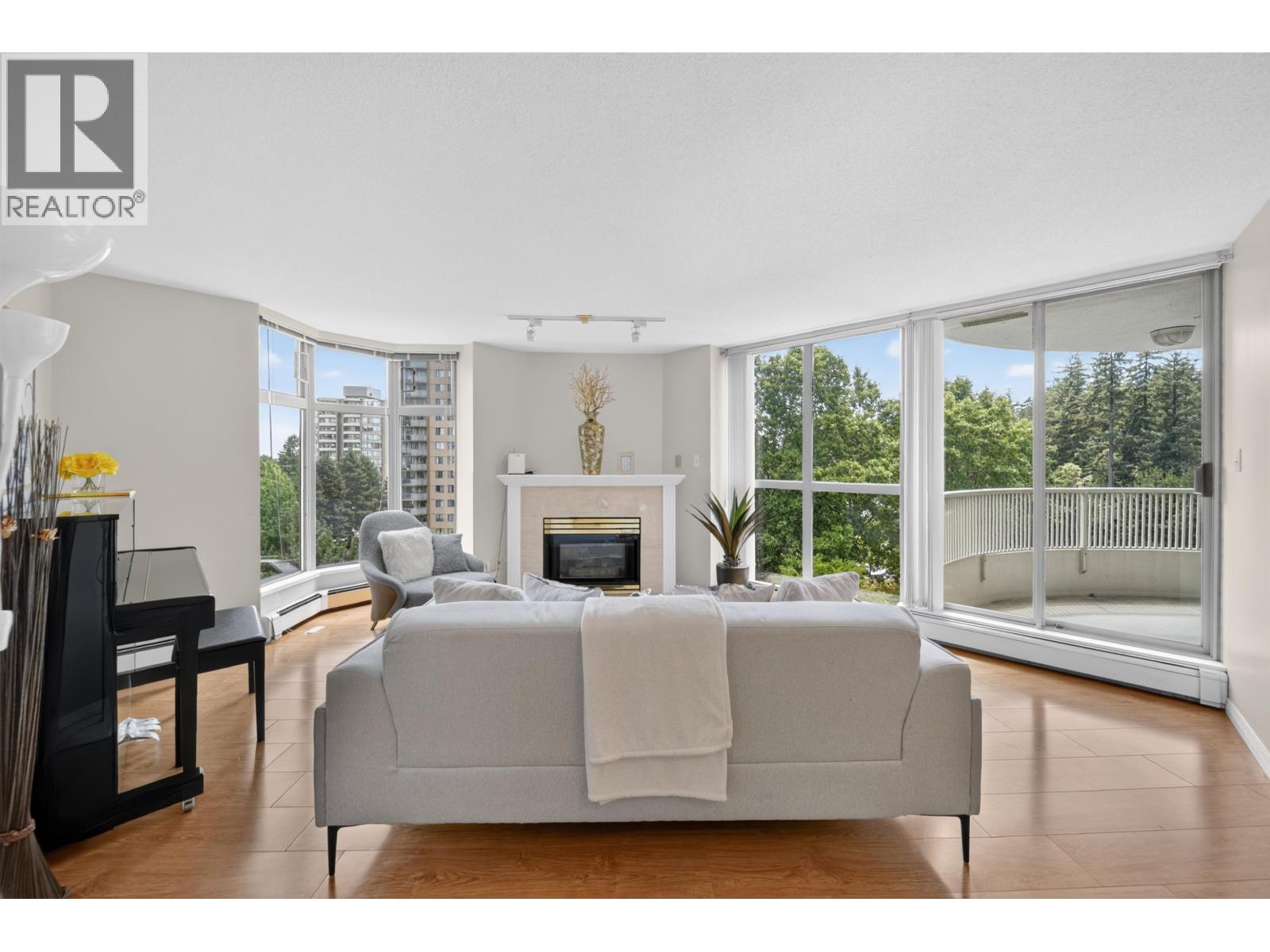 802 6188 Patterson Avenue, Burnaby, British Columbia  V5H 2N1 - Photo 4 - R3141240