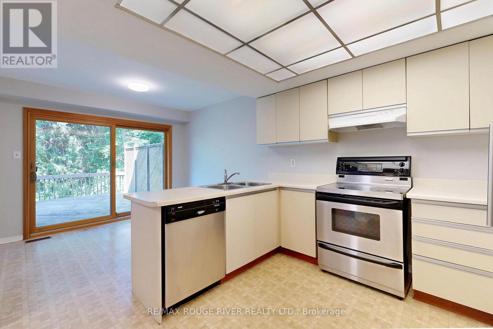 158 Centennial Road, Toronto, Ontario  M1C 1Z5 - Photo 7 - E13506636