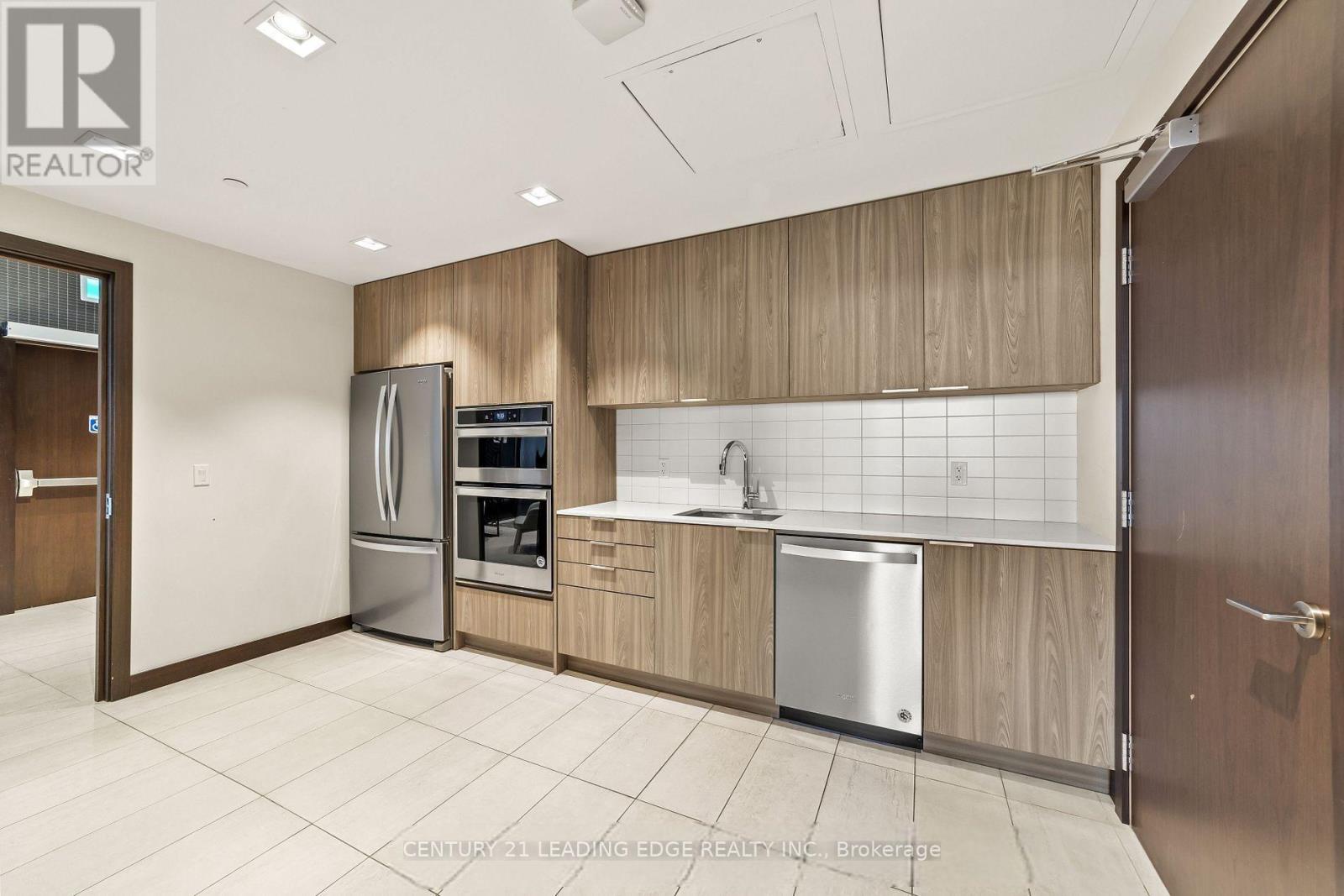 605 - 6 Sonic Way, Toronto, Ontario  M3C 0P1 - Photo 37 - C13506564