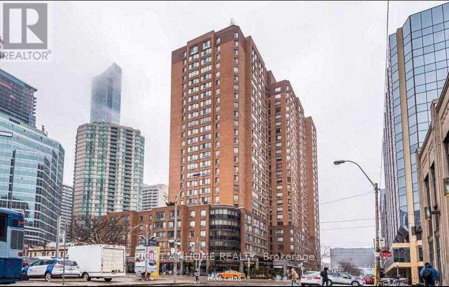 2309 - 633 BAY STREET, Toronto, Ontario