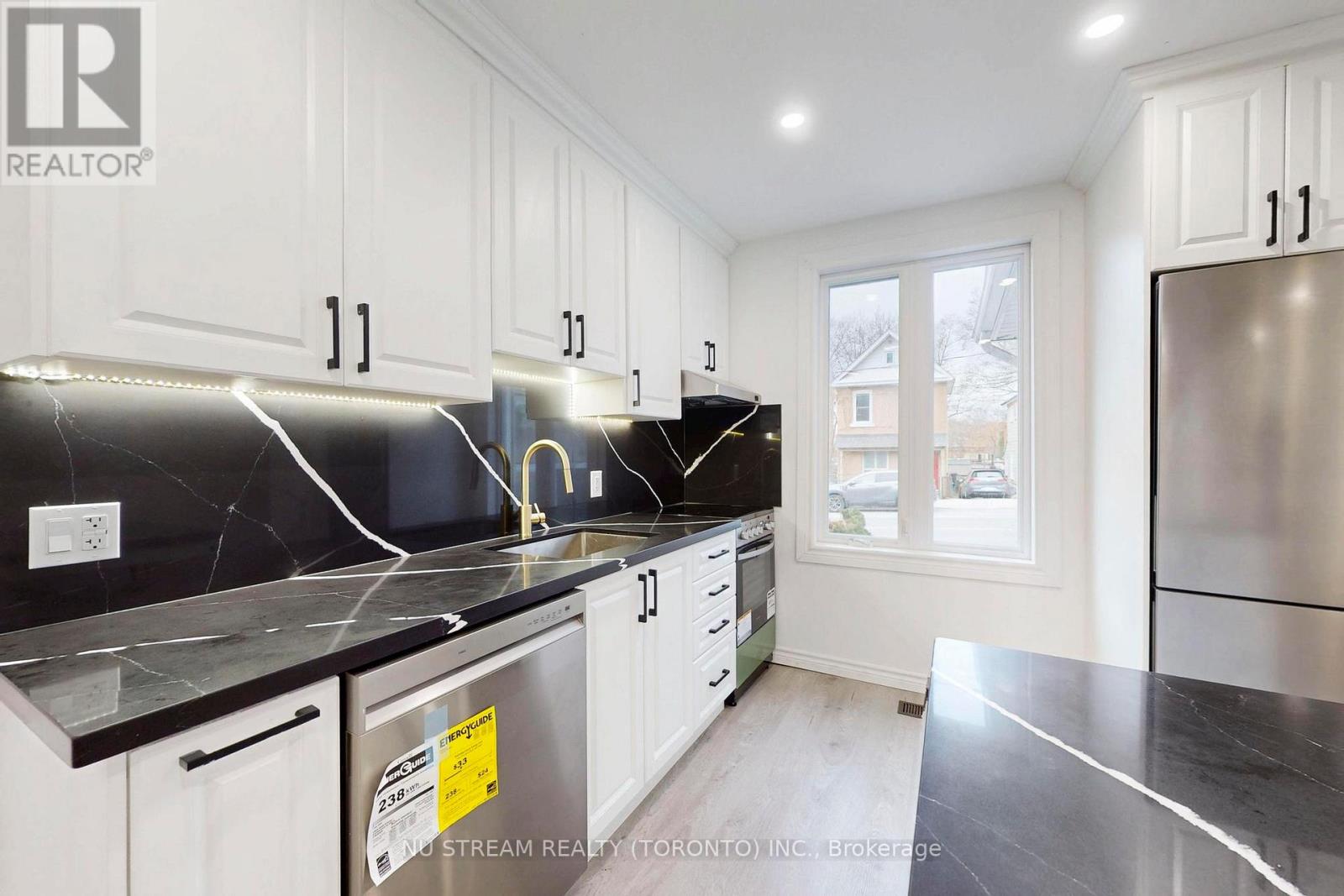 393 Jones Avenue, Toronto, Ontario M4J 3G5 - Photo 10 - E13507152