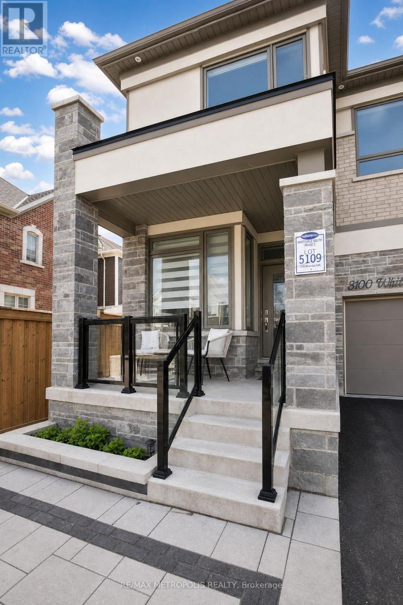 3100 Willowridge Path, Pickering, Ontario L1X 0N5 - Photo 2 - E13507242