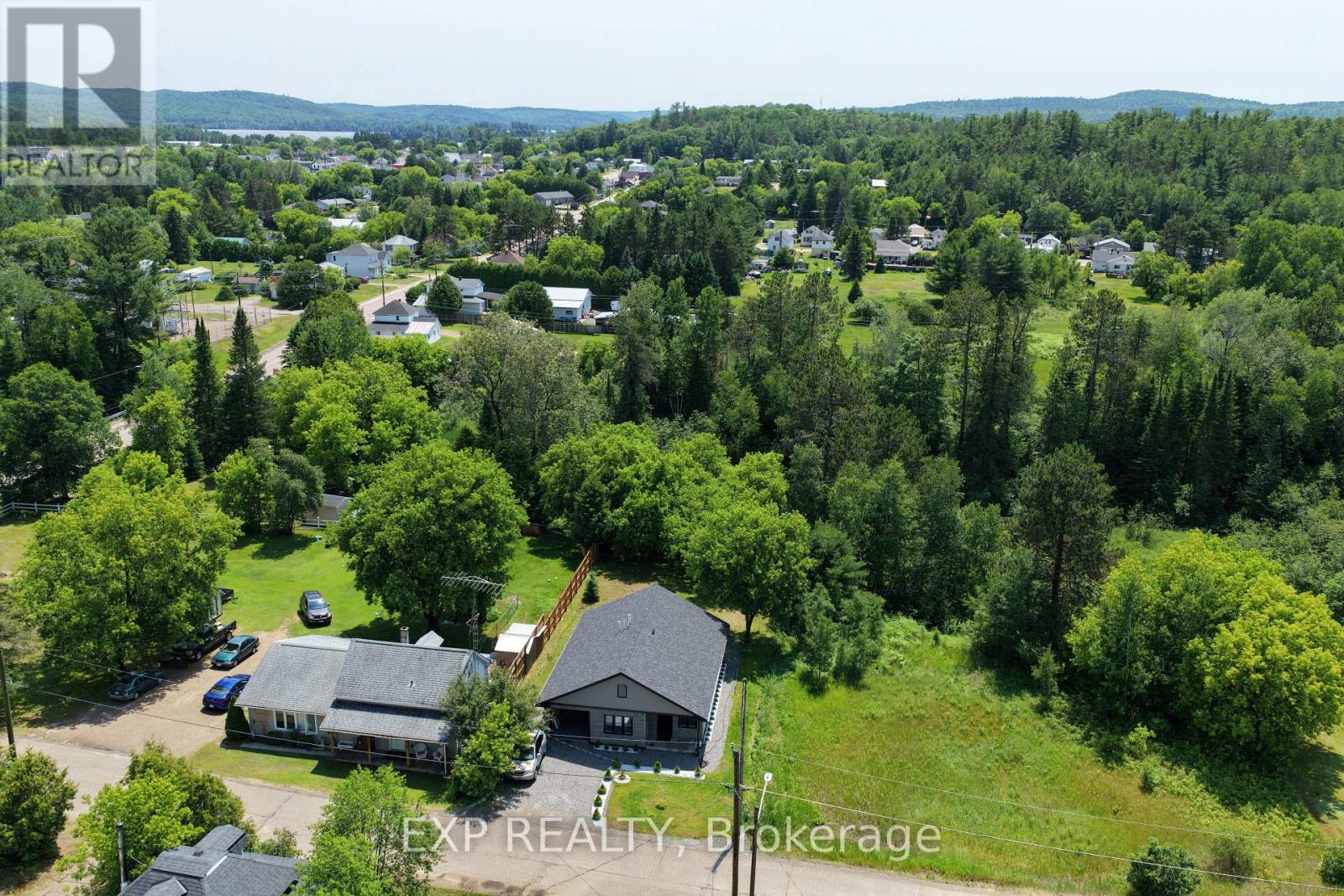 15 Zilney Street, Madawaska Valley, Ontario  K0J 1B0 - Photo 2 - X13507180