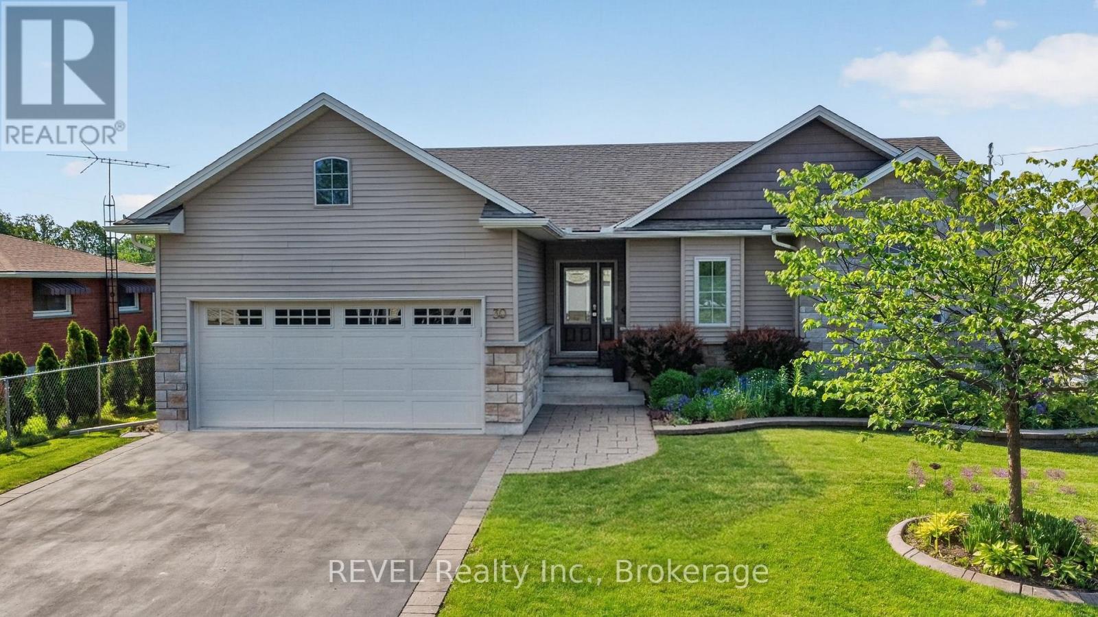 30 DRUMMOND CRESCENT, Fort Erie, Ontario