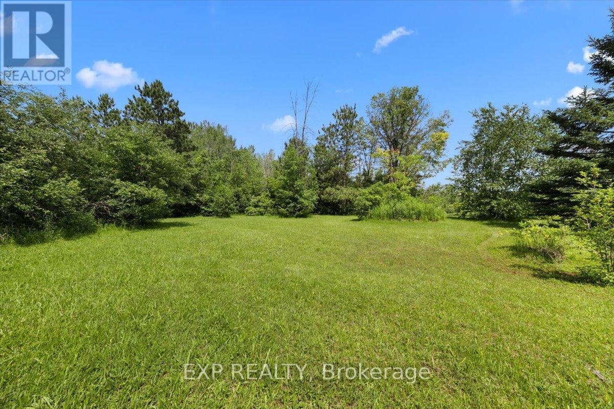 6889 Snake Island Road, Ottawa, Ontario K4P 1N2 - Photo 2 - X13506746
