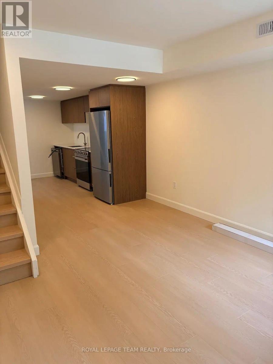 1a - 243 Bradford Street, Ottawa, Ontario  K2B 5Z5 - Photo 3 - X13507002