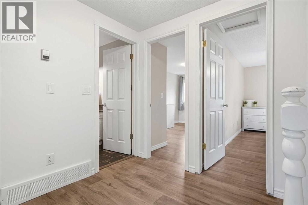 527 Deer Side Place SE, Calgary, Alberta  T2J 6A1 - Photo 22 - A2324863