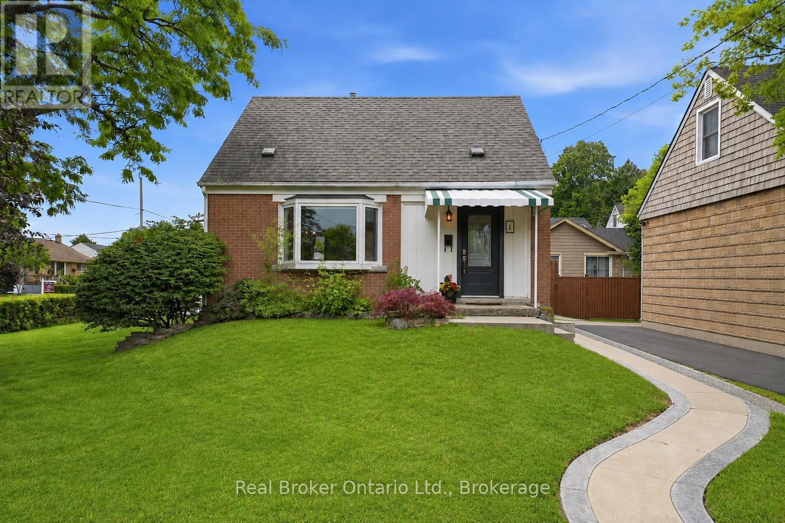 1 JANIS COURT, Hamilton, Ontario