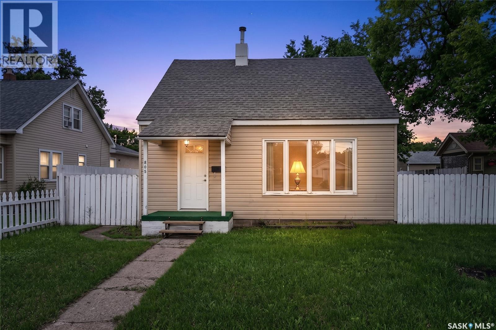 805 Athabasca STREET E, Moose Jaw, Saskatchewan
