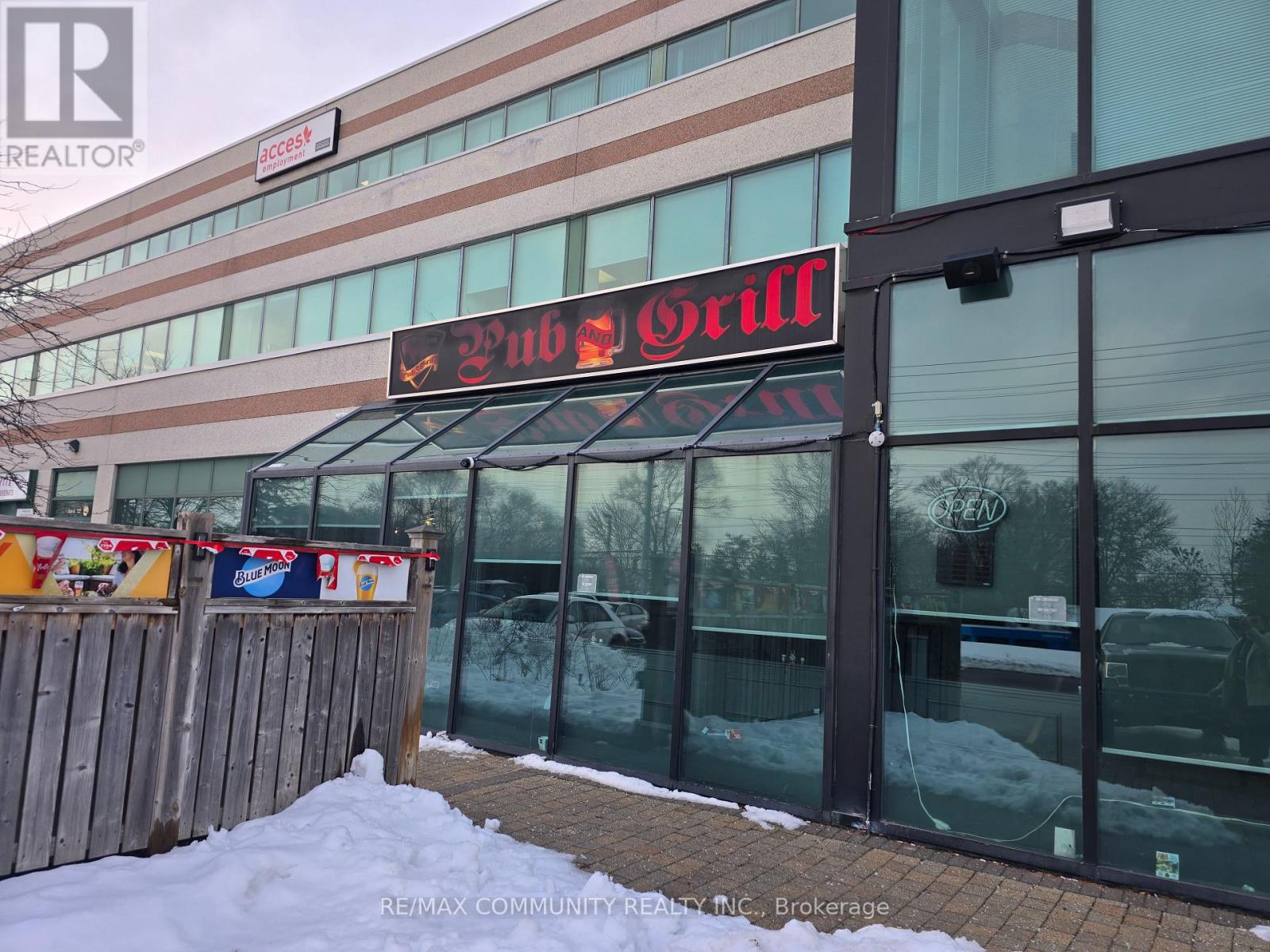 101 - 1091 GORHAM STREET NE, Newmarket, Ontario