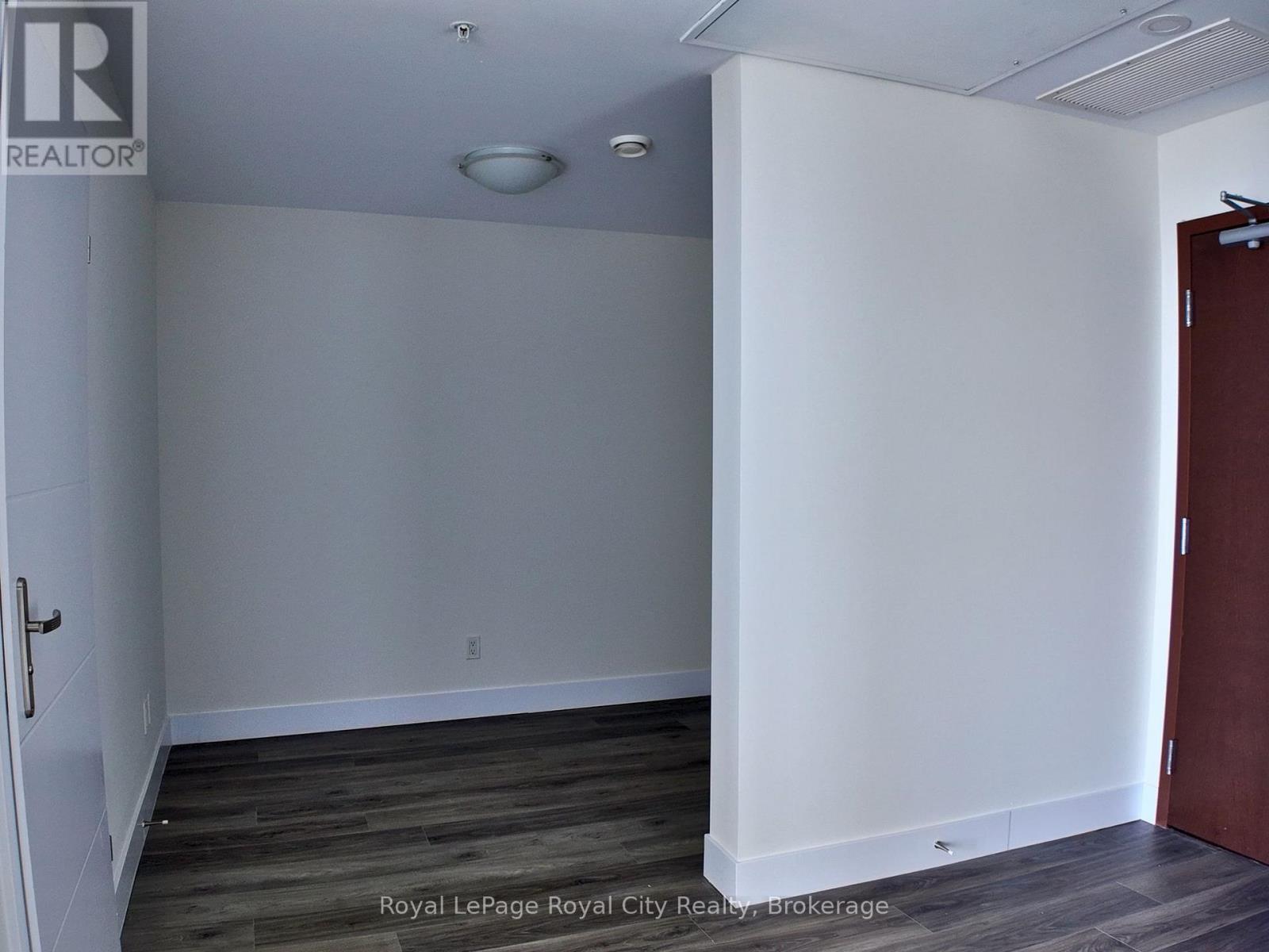 3612 - 60 Frederick Street, Kitchener, Ontario  N2H 0C7 - Photo 3 - X13501776