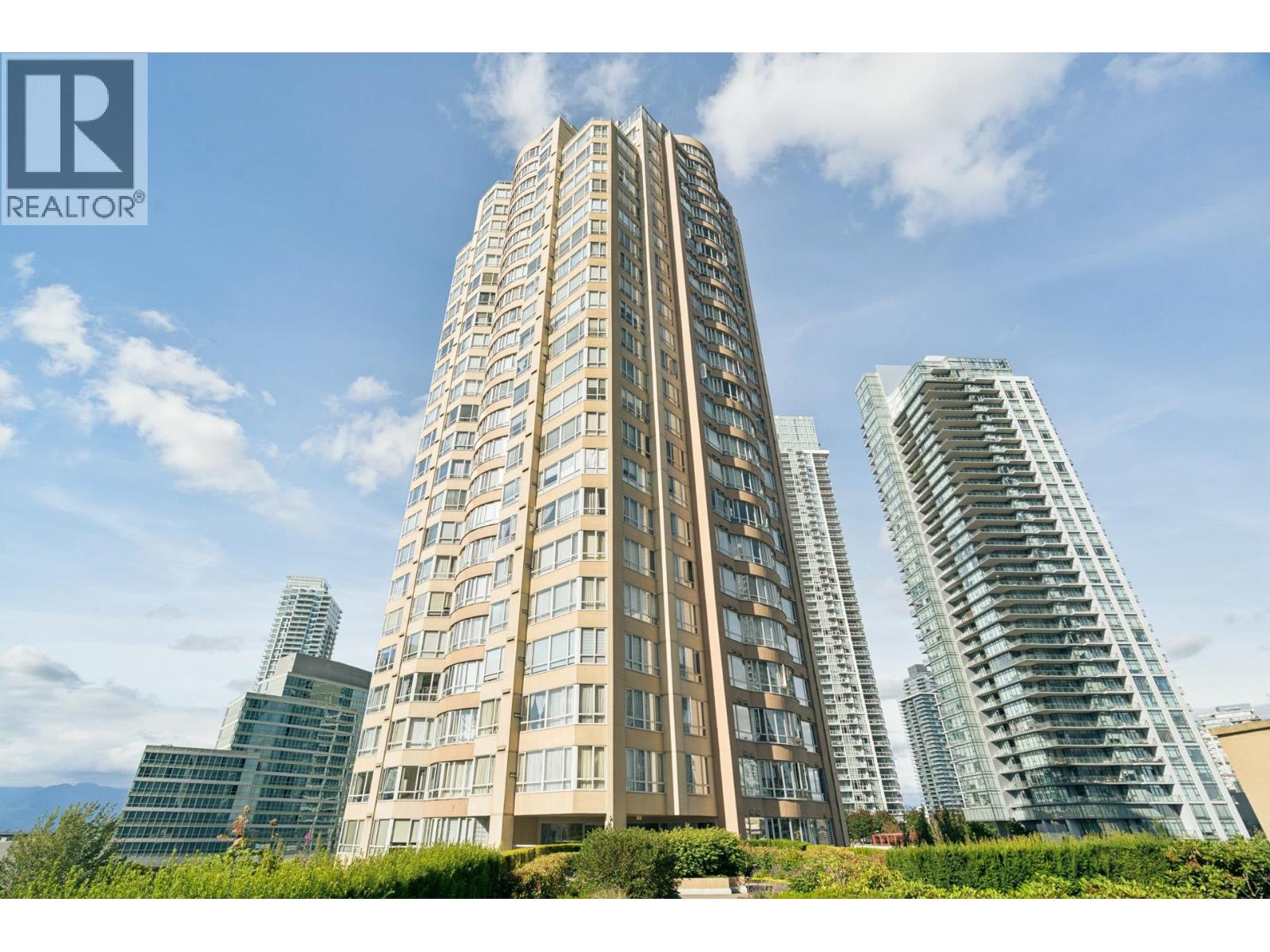 2205 6220 MCKAY AVENUE, Burnaby