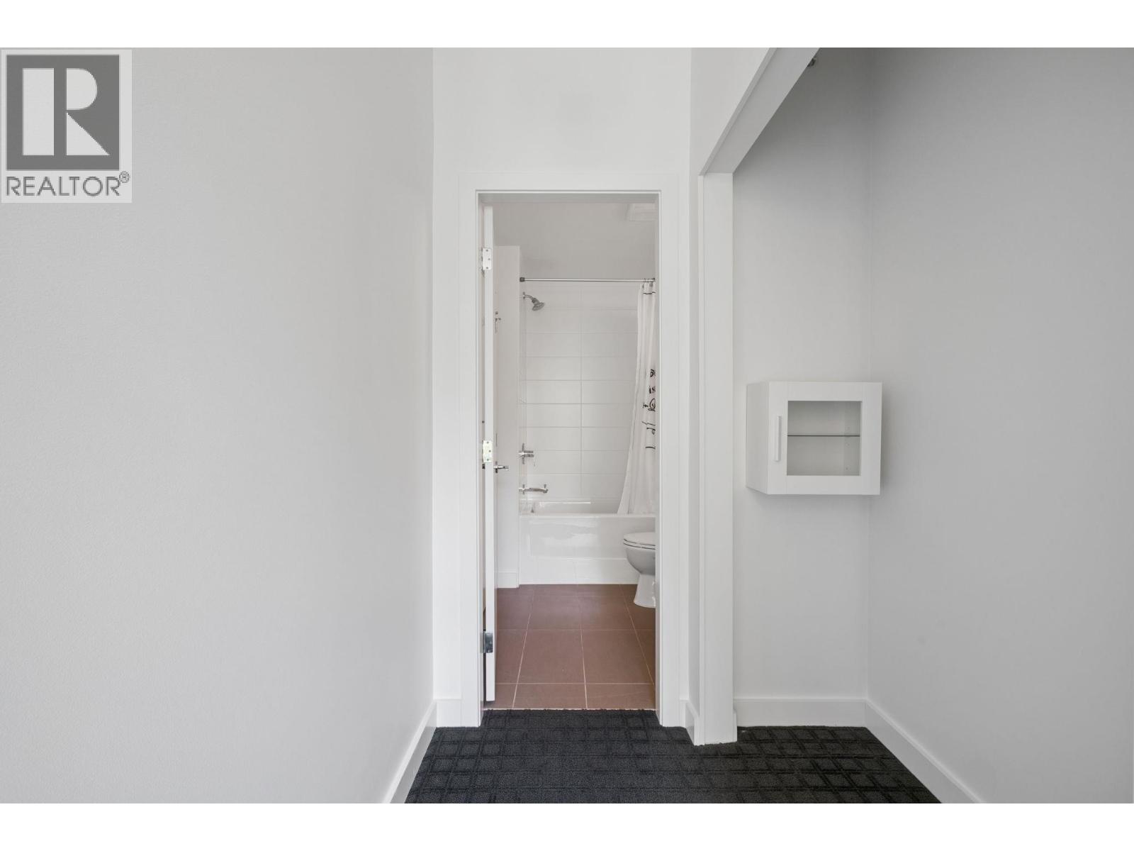 204 1621 Hamilton Avenue, North Vancouver, British Columbia  V7P 0B6 - Photo 13 - R3141617