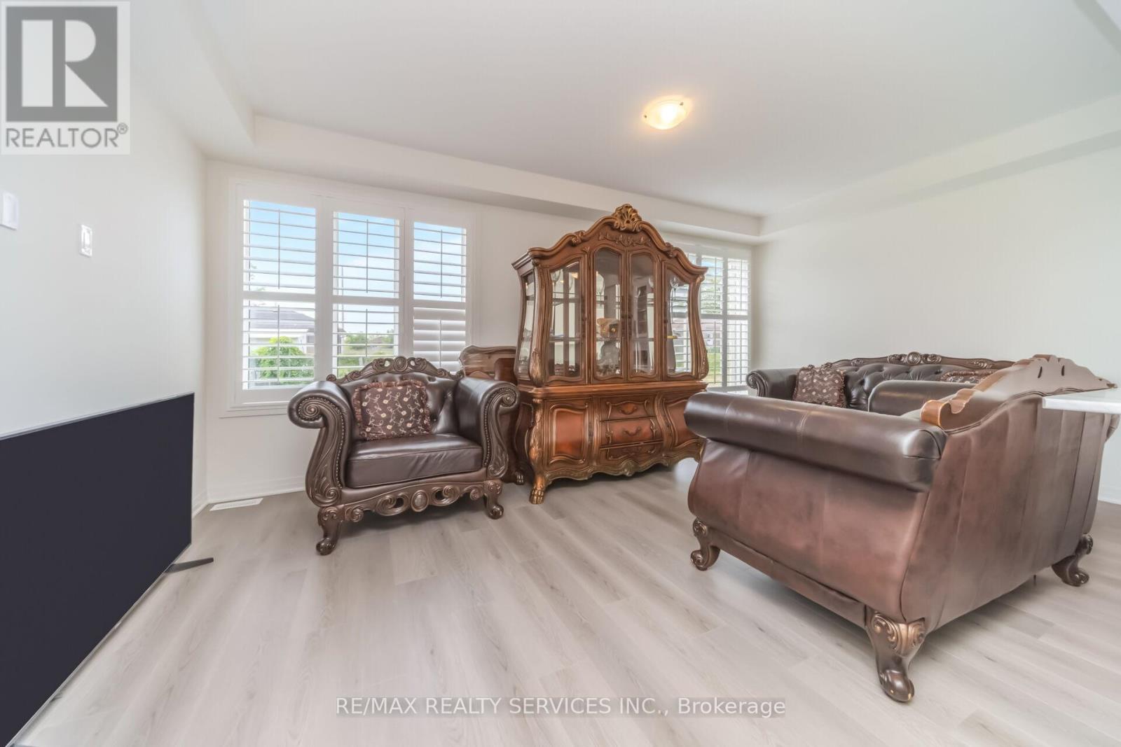 69 Kirkwood Way, Barrie, Ontario  L9J 0K7 - Photo 15 - S13507402