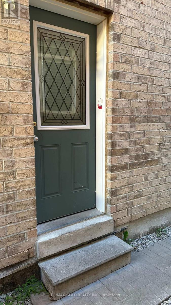 Unit 2 Bsmt - 24 Wardsville Drive, Brampton, Ontario  L6Y 0T7 - Photo 3 - W13506610