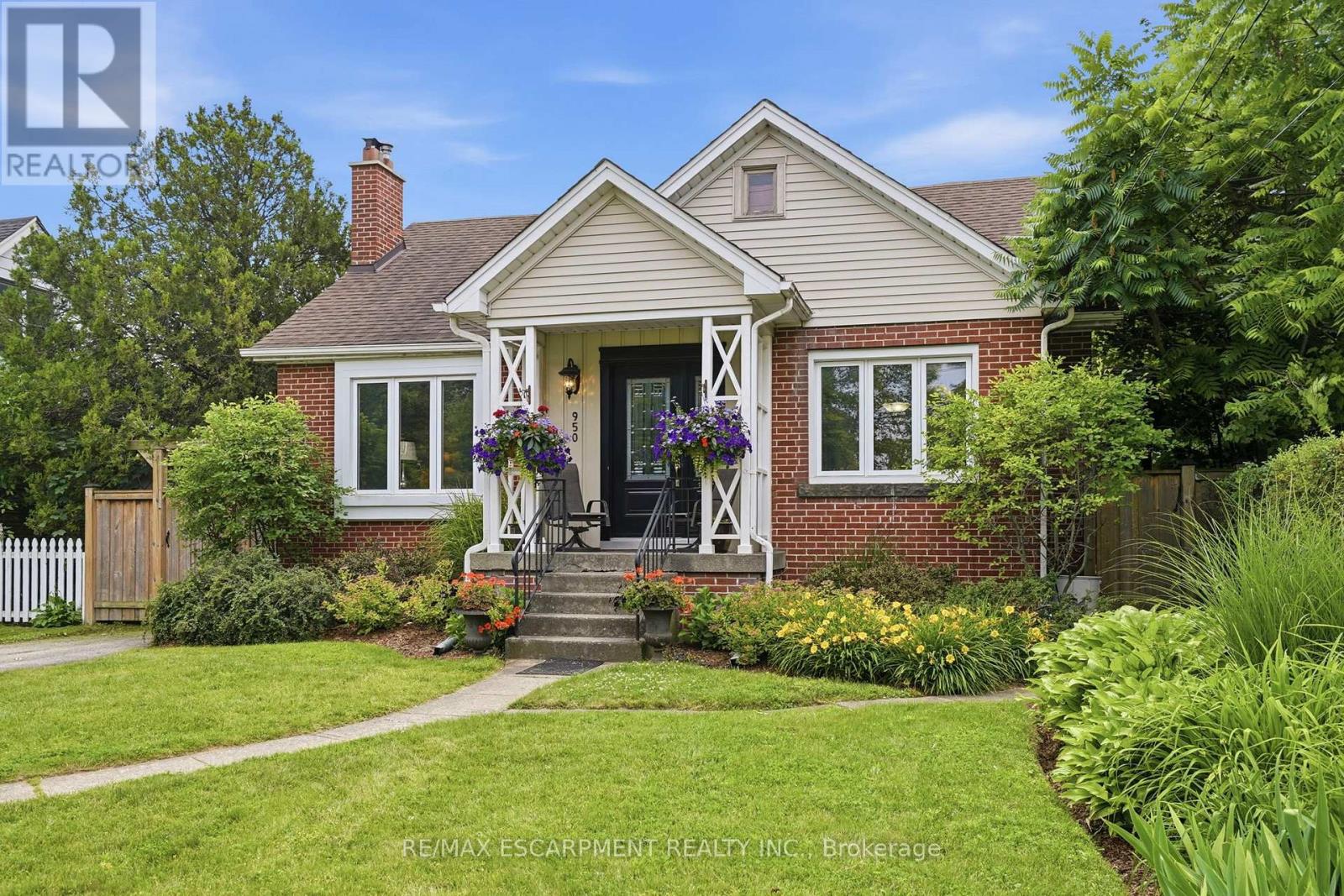 950 North Shore Boulevard W, Burlington, Ontario  L7T 1B1 - Photo 2 - W13506582
