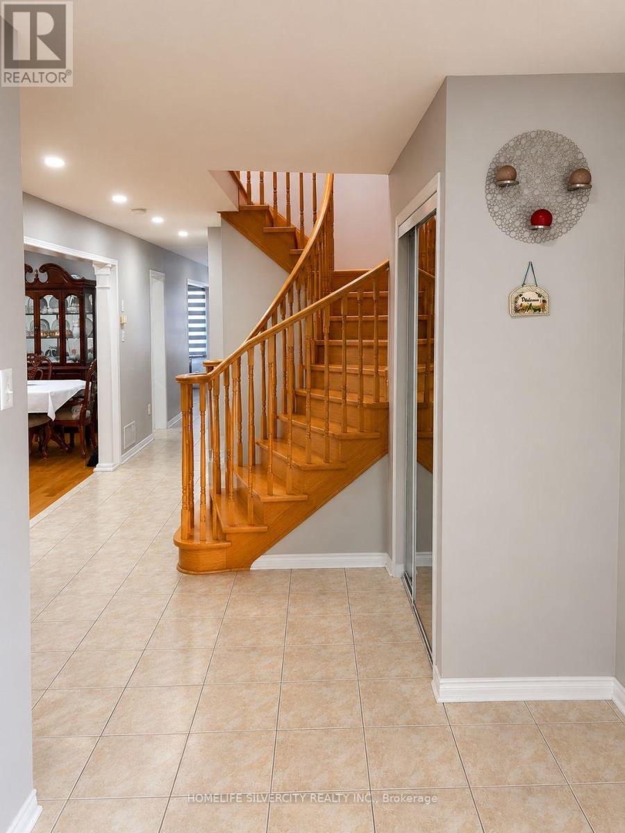 9 Wildsky Road, Brampton, Ontario  L6Y 5P6 - Photo 3 - W13506660