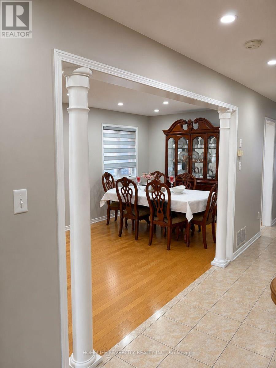 9 Wildsky Road, Brampton, Ontario  L6Y 5P6 - Photo 5 - W13506660
