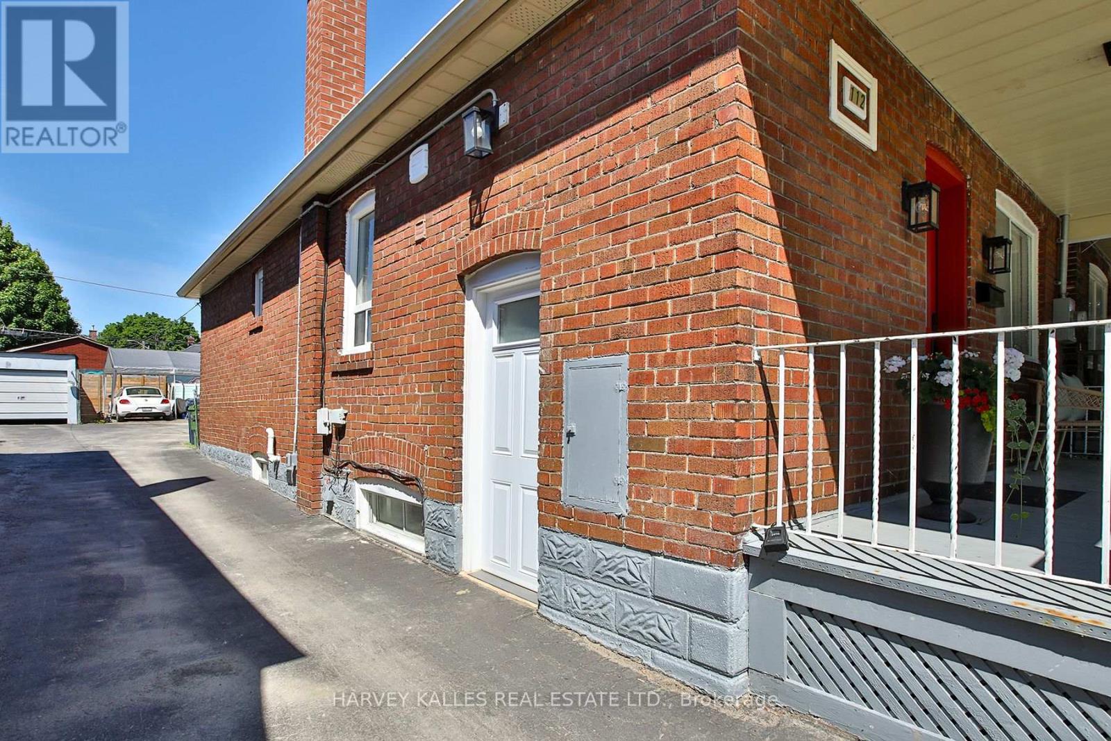 112 Fourth Street, Toronto, Ontario M8V 2Y7 - Photo 2 - W13506664