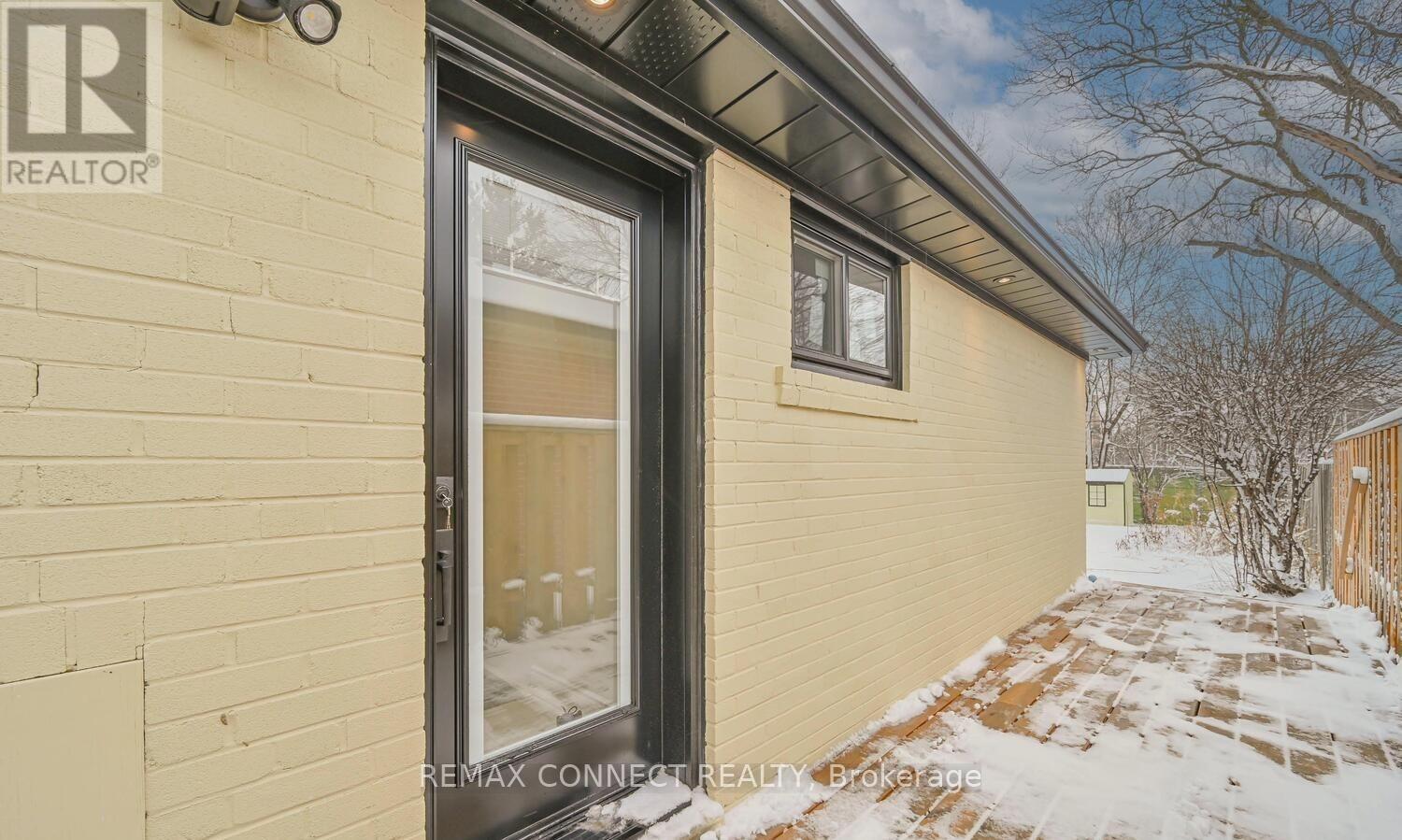 55 Taysham Crescent, Toronto, Ontario  M9V 1X1 - Photo 2 - W13506684