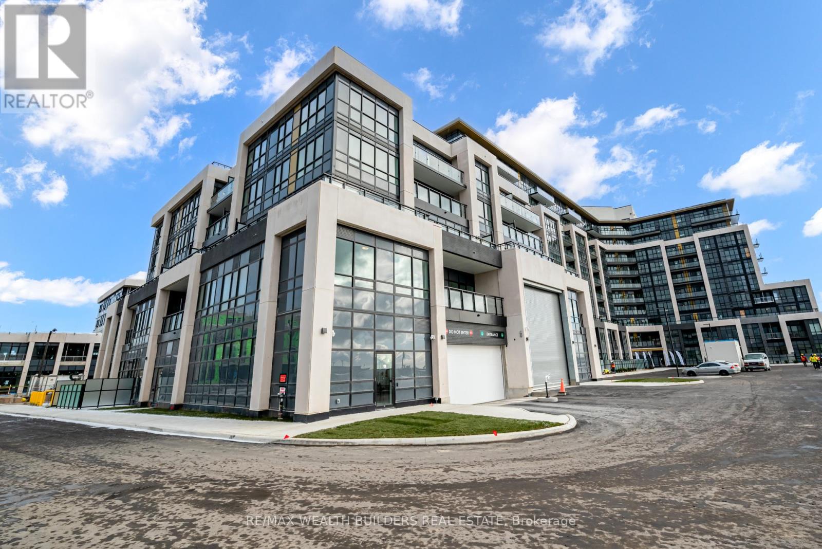 705 - 405 DUNDAS STREET W, Oakville, Ontario