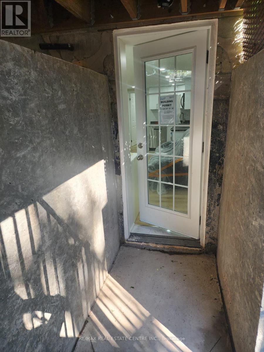 Basemnet - 2361 Barclay Road, Burlington, Ontario  L7R 2B7 - Photo 2 - W13506758