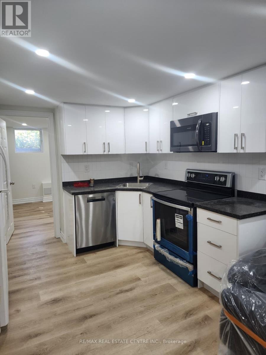 Basemnet - 2361 Barclay Road, Burlington, Ontario  L7R 2B7 - Photo 3 - W13506758