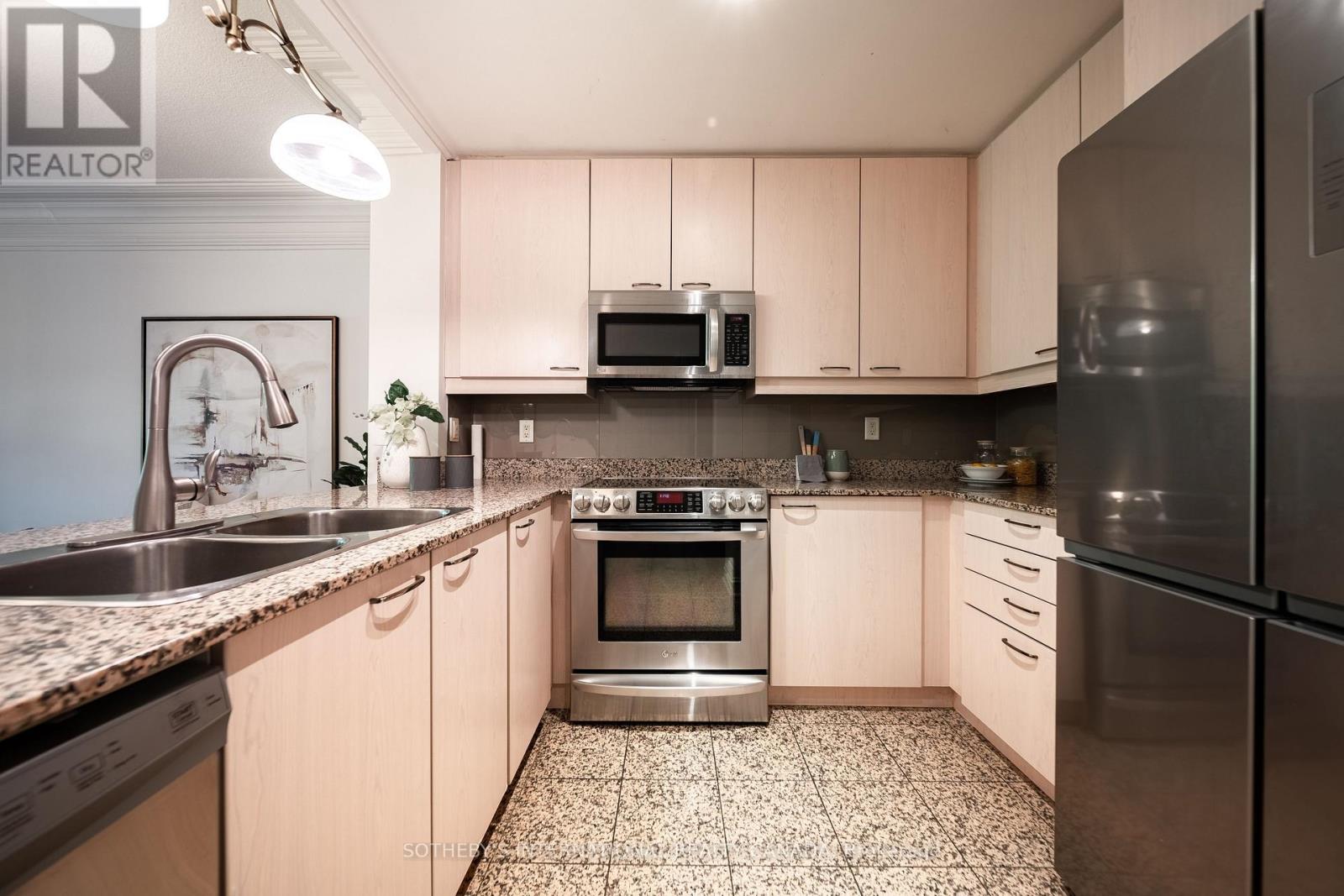 302 - 80 Palace Pier Court, Toronto, Ontario M8V 4C1 - Photo 6 - W13507046