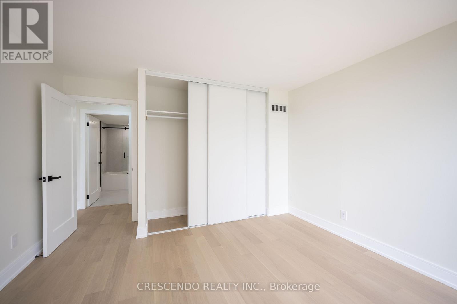 1006 - 50 Eglinton Avenue W, Mississauga, Ontario  L5R 3P5 - Photo 15 - W13507062