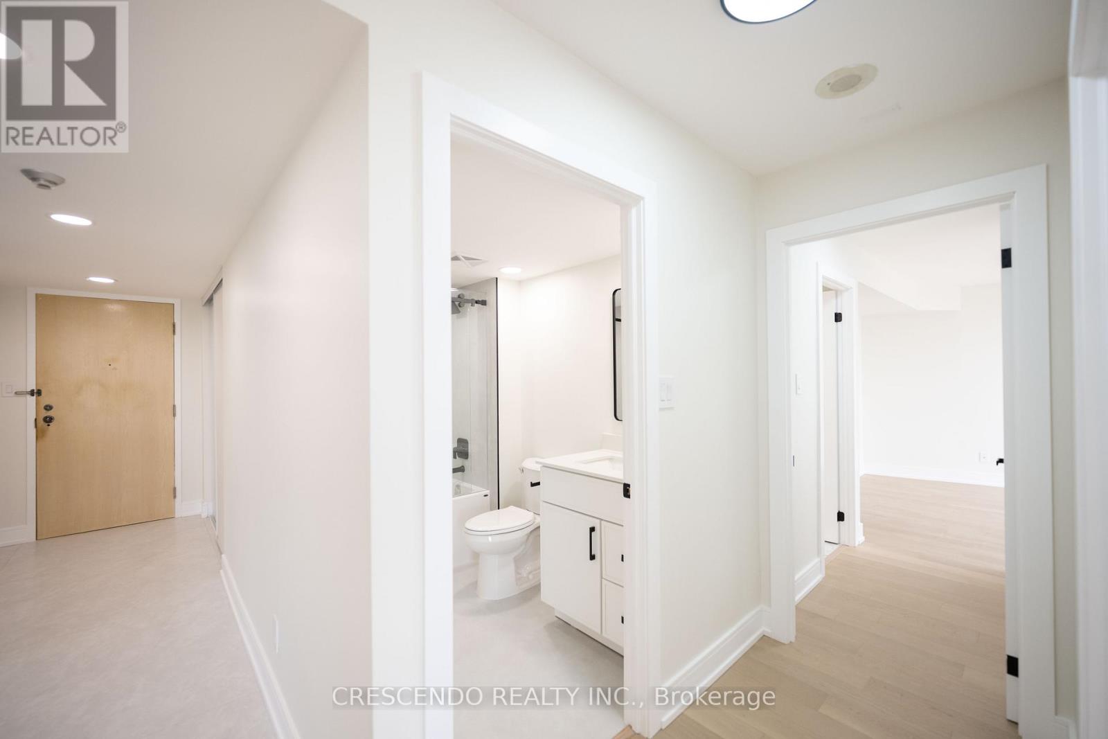 1006 - 50 Eglinton Avenue W, Mississauga, Ontario  L5R 3P5 - Photo 13 - W13507062