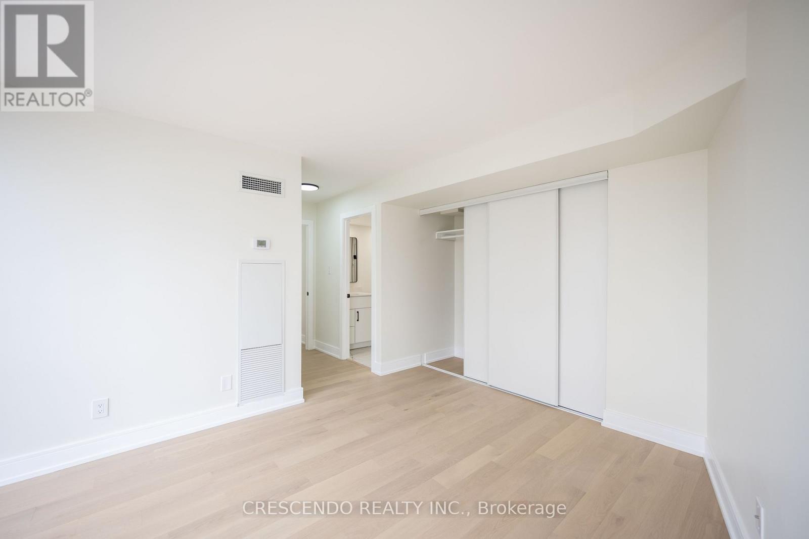 1006 - 50 Eglinton Avenue W, Mississauga, Ontario  L5R 3P5 - Photo 18 - W13507062