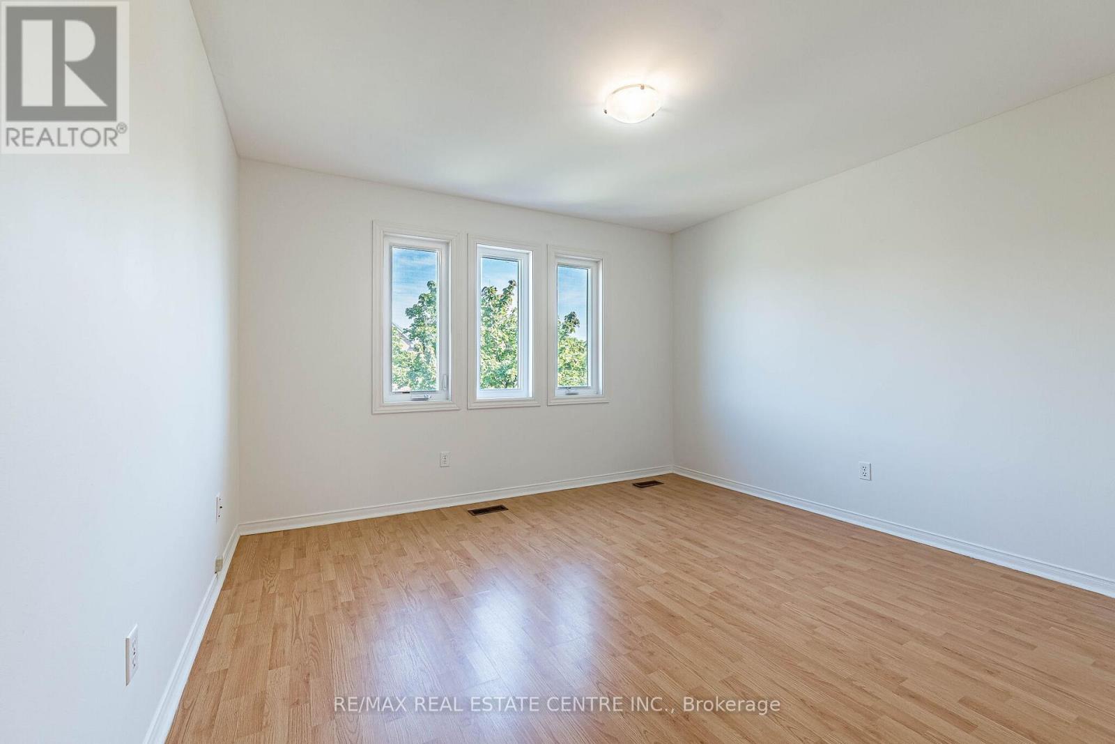 35 Twisted Oak Street, Brampton, Ontario  L6R 1T1 - Photo 31 - W13506784