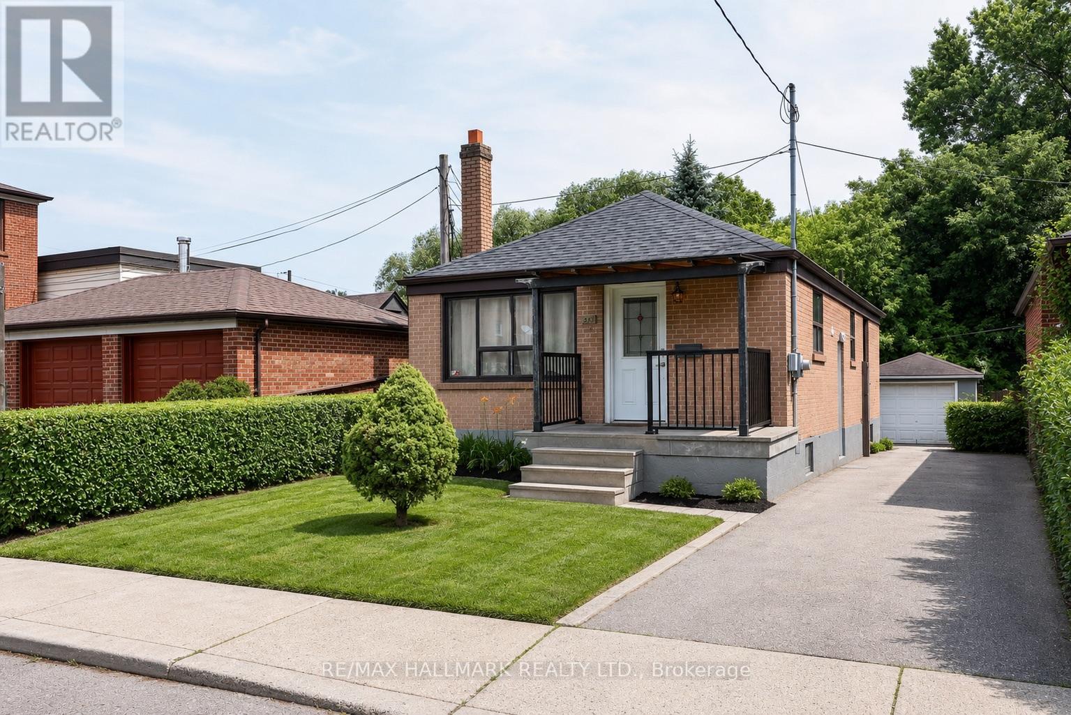 139 KITCHENER AVENUE, Toronto, Ontario