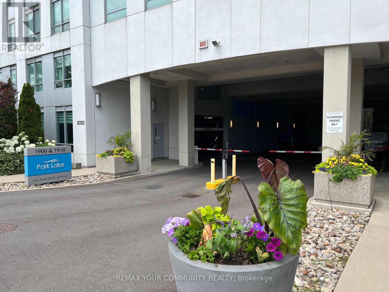 1409 - 1900 Lake Shore Boulevard W, Toronto, Ontario  M6S 1A4 - Photo 5 - W13507168