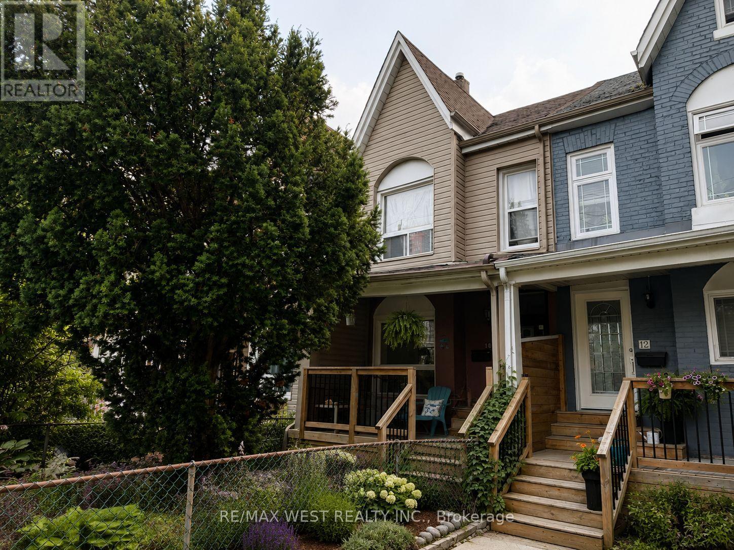 10 WILTSHIRE AVENUE, Toronto, Ontario
